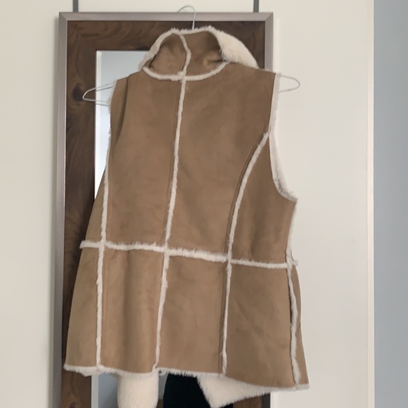 Faux Shearling Vest - Picture 3 of 3